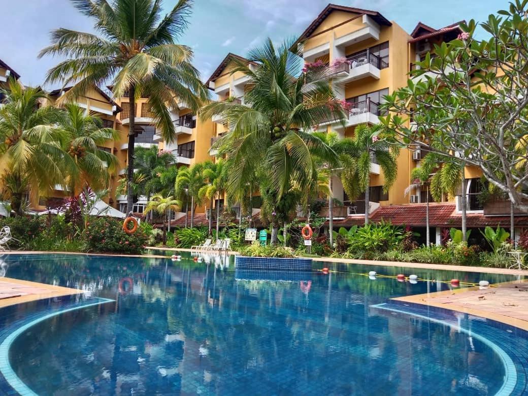 Tiara Labuan Hotel Zewnętrze zdjęcie
