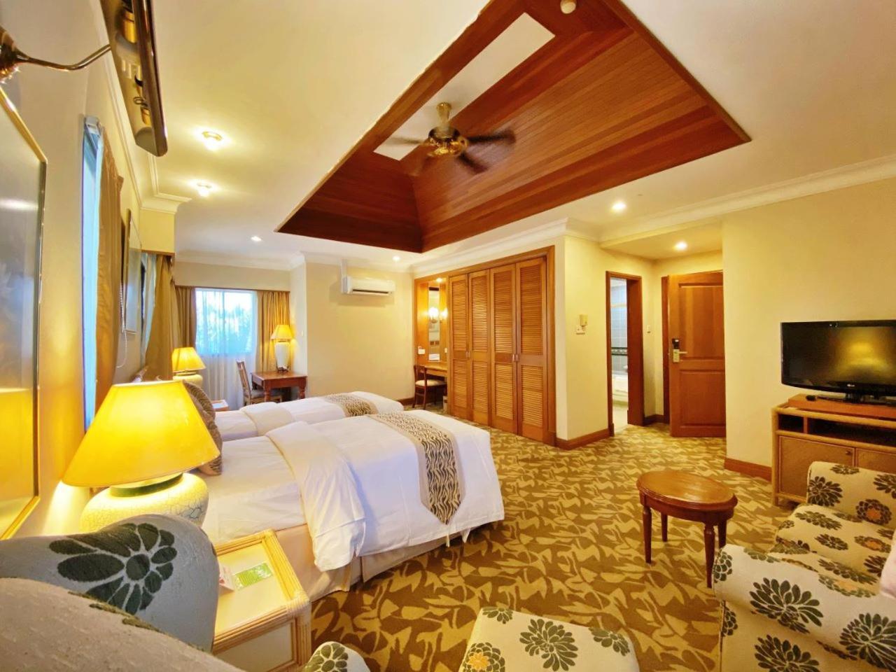 Tiara Labuan Hotel Zewnętrze zdjęcie